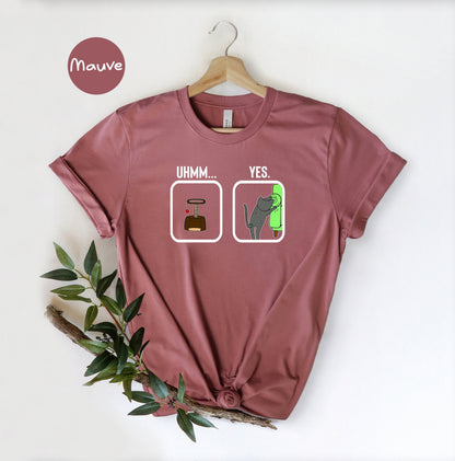 T-SHIRT - Cat Scratching Unisex Shirt, Humorous Cat Shirt