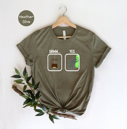 T-SHIRT - Cat Scratching Unisex Shirt, Humorous Cat Shirt